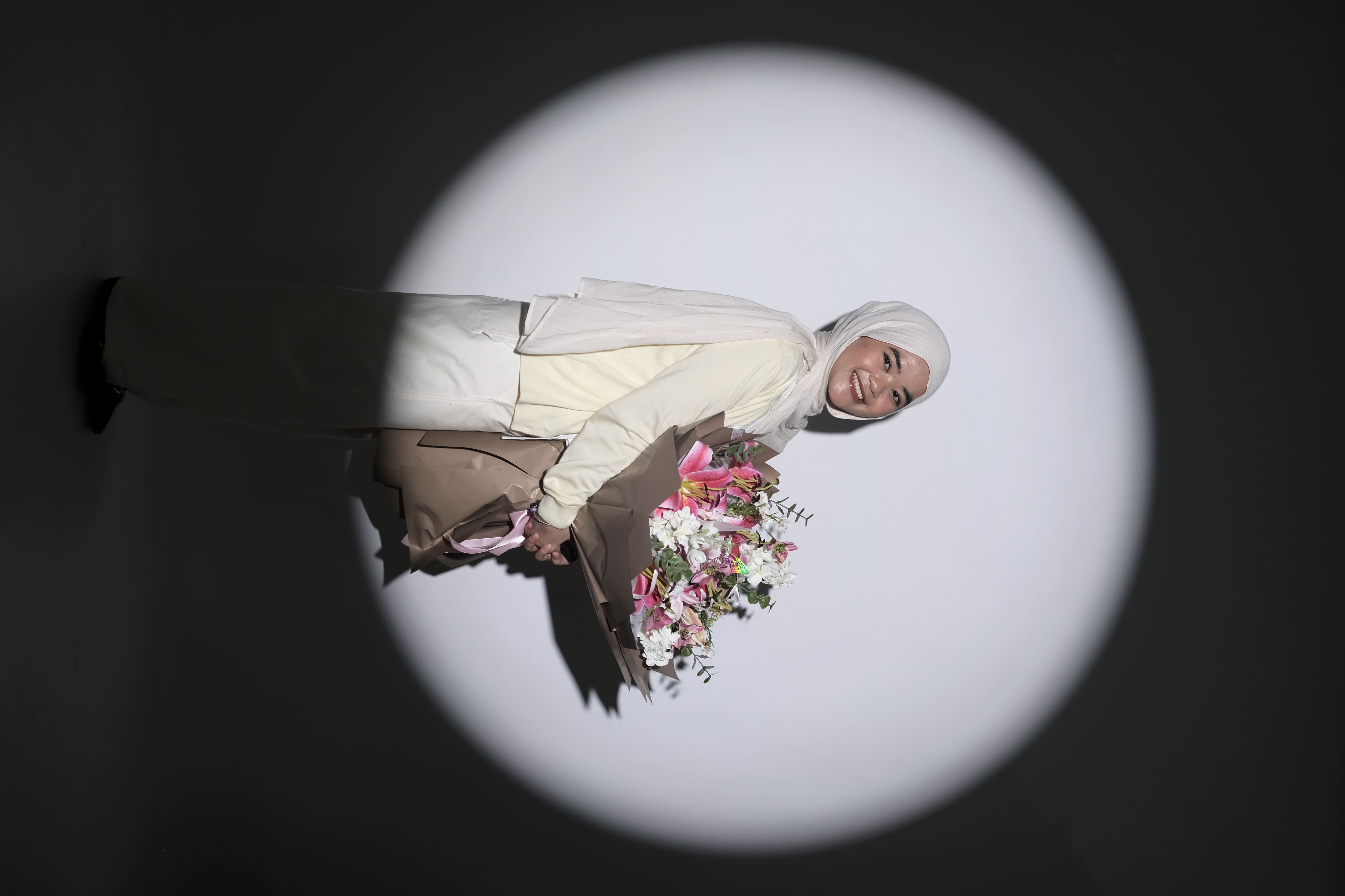 Spotlight Full Color